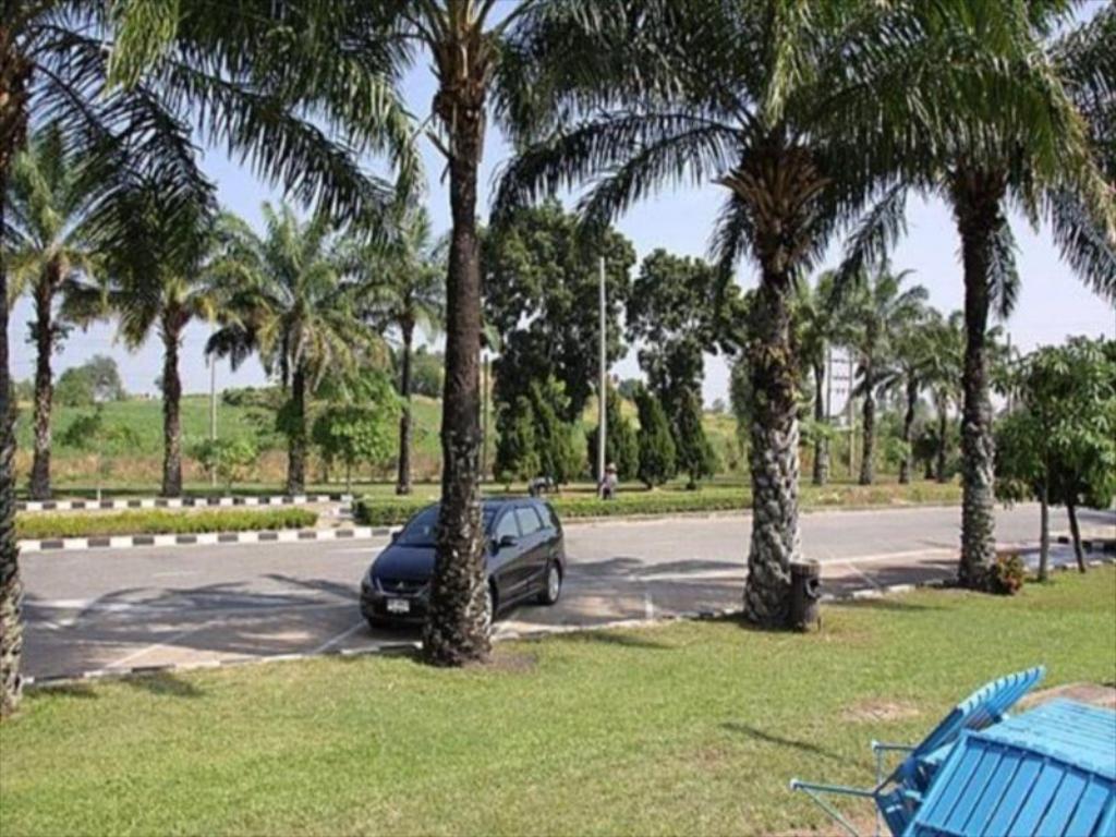 Pattaya Country Club & Resort Ban Pong  Exterior photo